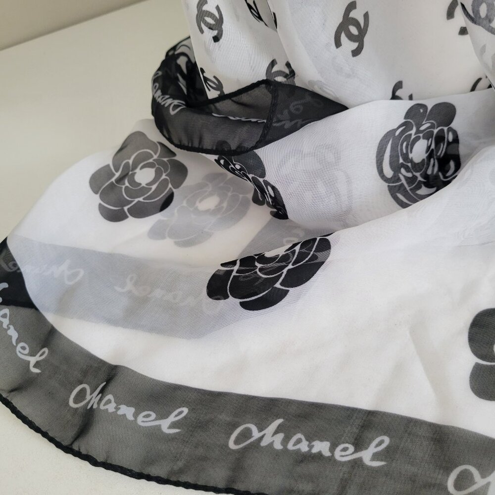 Vintage Chanel Black and White 100% Silk Scarf Long Rectangular RARE 59 x 20 - Picture 3 of 16